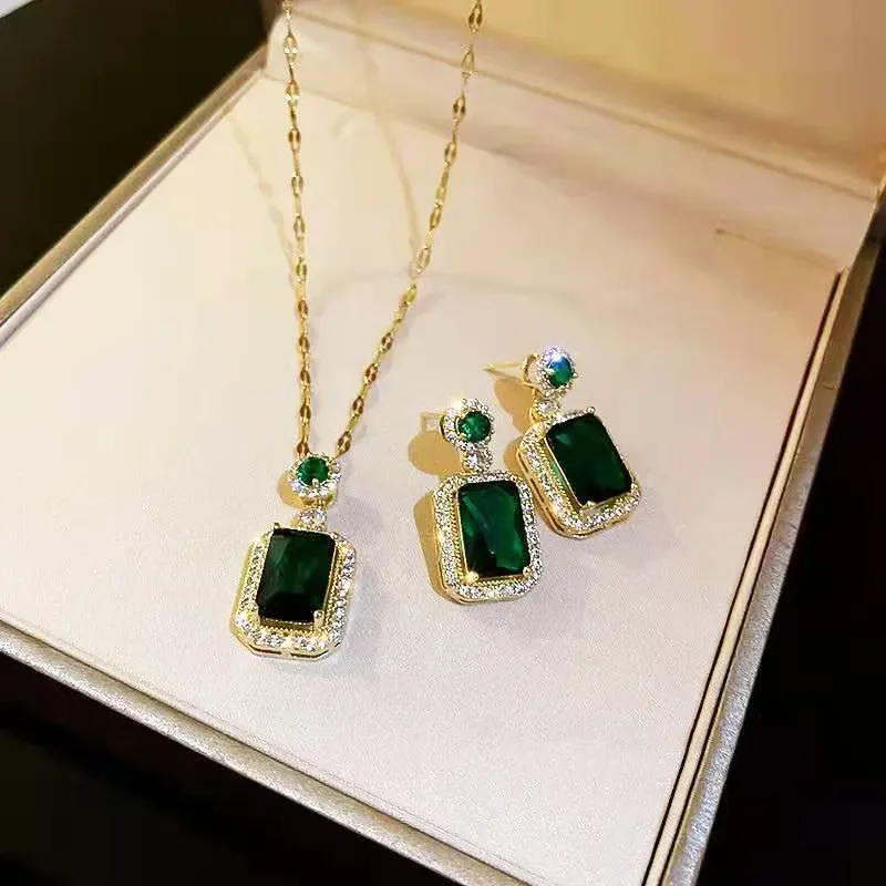 Luxury Geometric Square Emerald Pendant Necklace for Women Retro Classic Stainless Steel Crystal Colorfast Chokers Jewelry Set