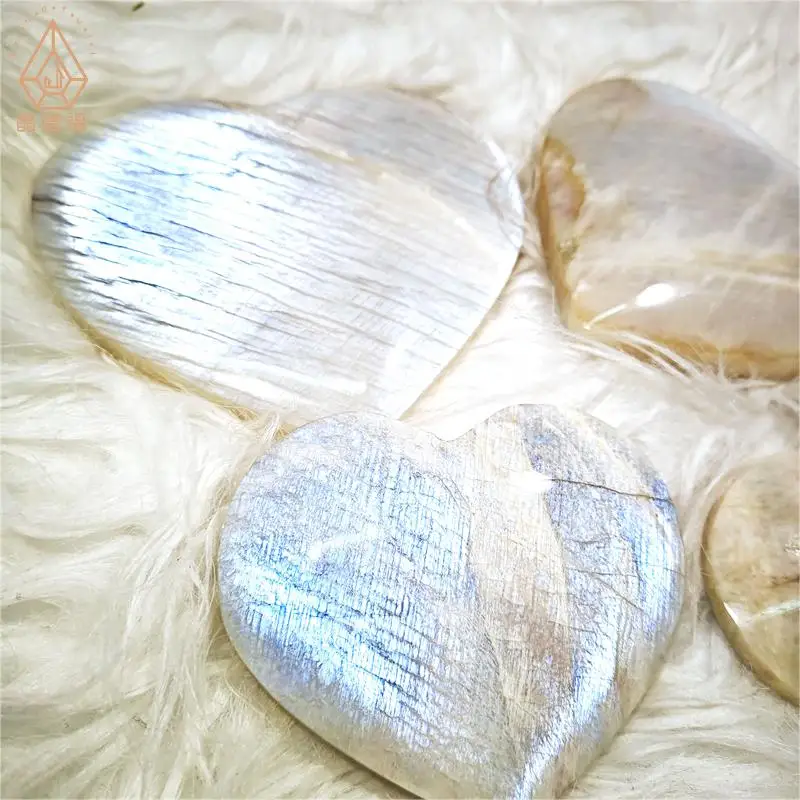 Wholesale Hand Carved Craft Customized Materials Blue Moonstone Crystal Heart For Meditation