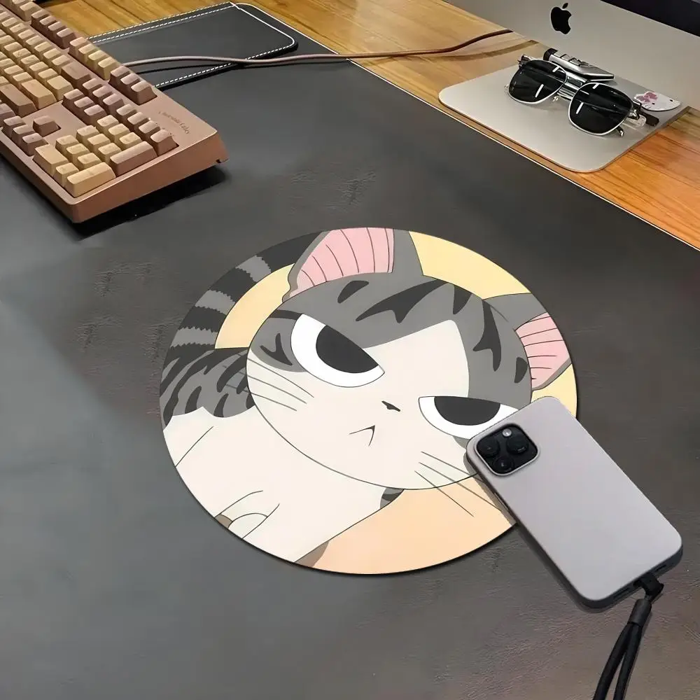 

Circular mouse pad Cute cartoon kitten Animation fine patternsOffice rotundity Computer Desk Mat Table Laptop Nonslip Decor