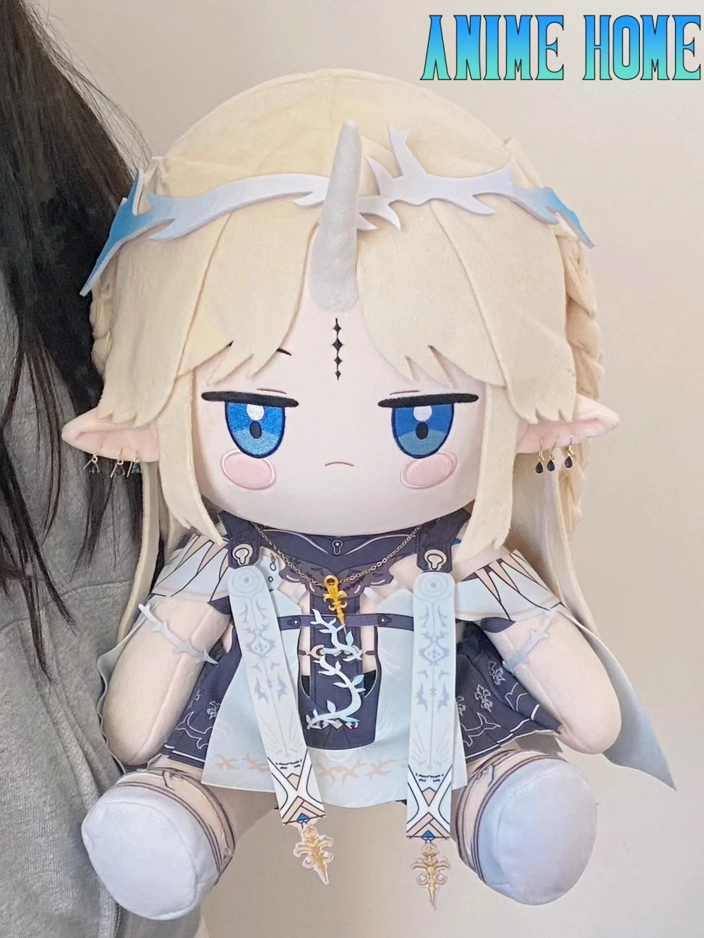 

Плюшевая игрушка Wuthering Waves Cartethyia, 40 см, кукла, сидячая, в одежде, костюм, для косплея