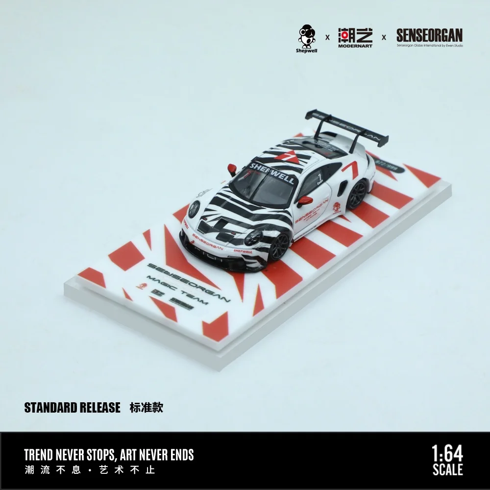 ModernArt 1:64 911 992 CUP White and Black Thorns 7/22 Standard Edition Alloy model