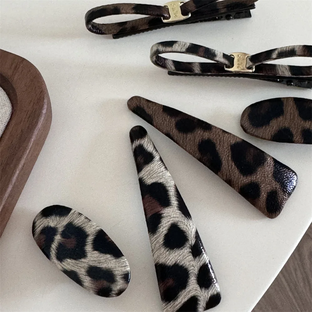 Leopard print series leather triangular bb clip retro style hairpin advanced sense side clip duck bill clip side clip Headwear