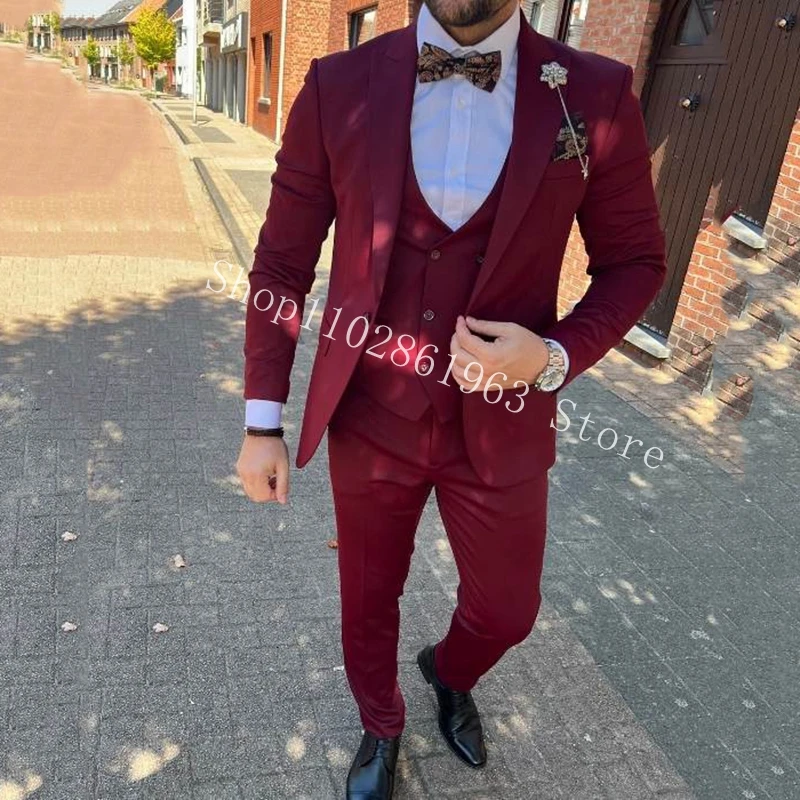 

Elegant Burgundy Men Suits Slim Fit Peak Lapel 3 Pieces Formal Groomsmen Wedding Tuxedos Blazer+Vest+Pants Costume Homme Mariage