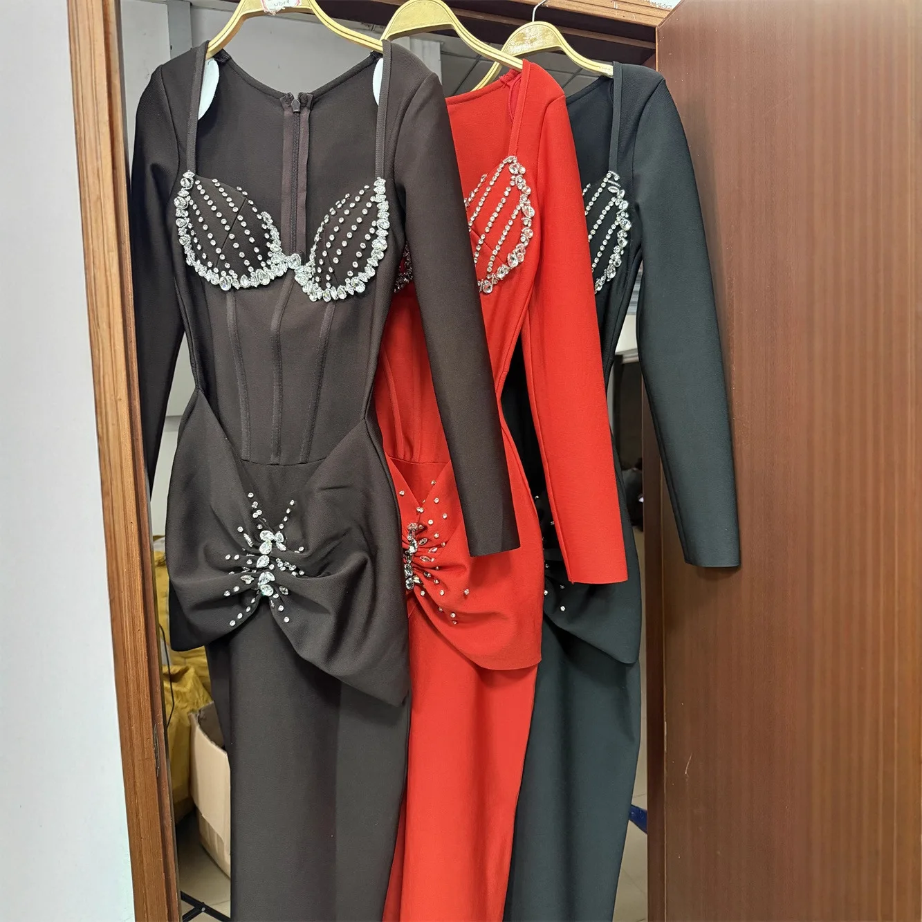 Sexy luxo brilhante miçangas mangas compridas bodycon vestido 2026 novas mulheres celebridade festa elegante noite clube pary vestidos