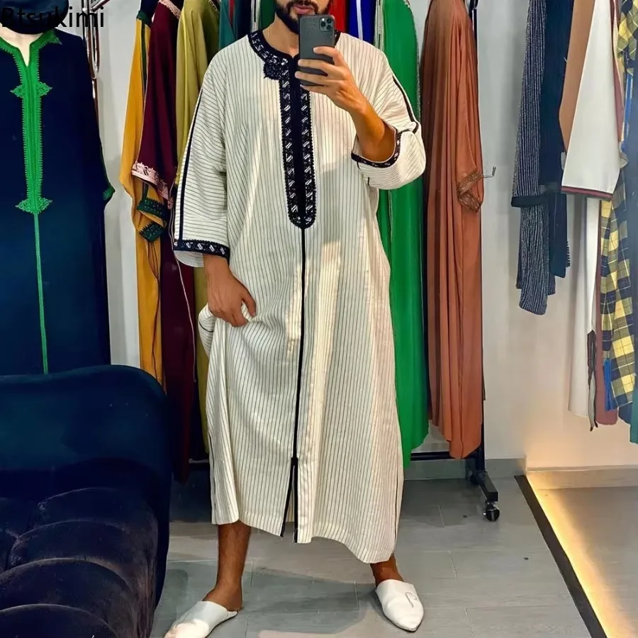 New 2025 Traditional Muslim Clothing Eid Middle East Jubba Thobe Men Thobe Arab Muslim Robes with Long Sleeves Gifts for Husband