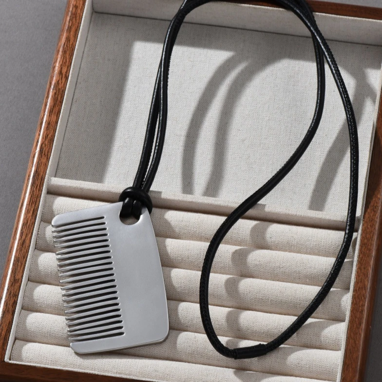 

Hot Europe Designer Style Gold Silver Comb Pendant Necklace Woman High Quality Jewelry Accessories Trend