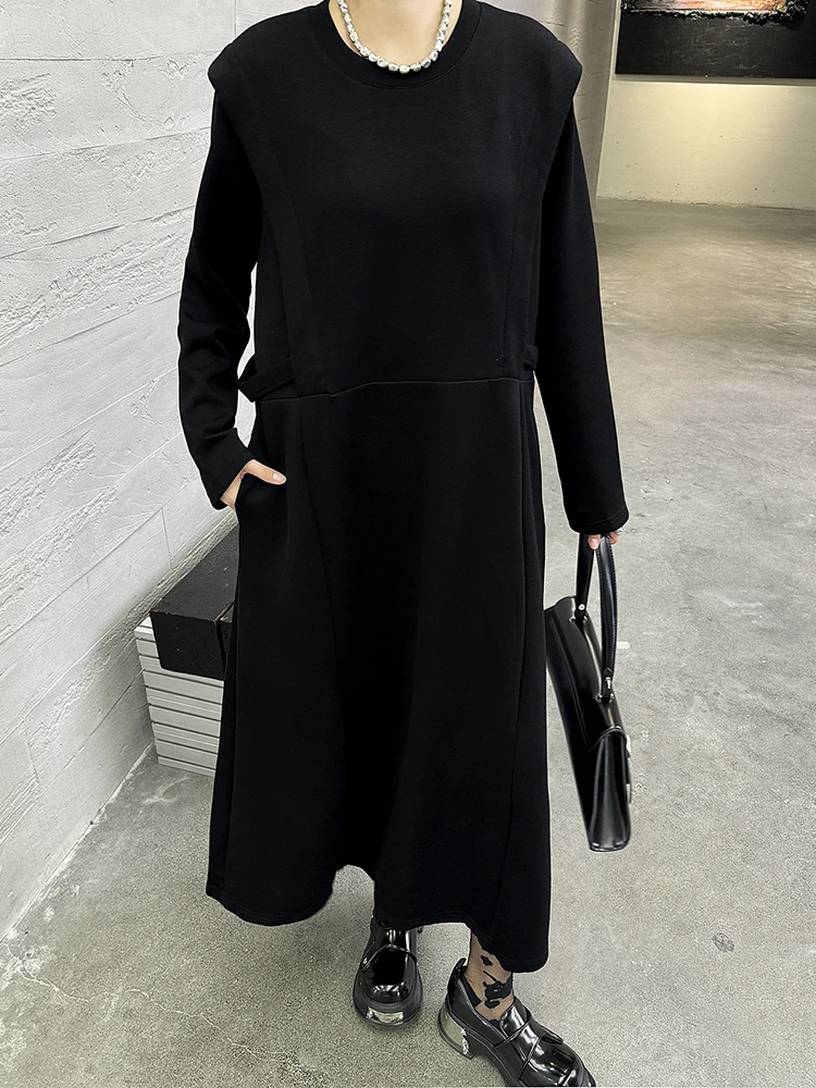 [EAM] Women Black Brief Big Size Shaped Midi Thick Dress New Round Neck Long Sleeve Fashion Tide Spring Autumn 2024  1DH6822