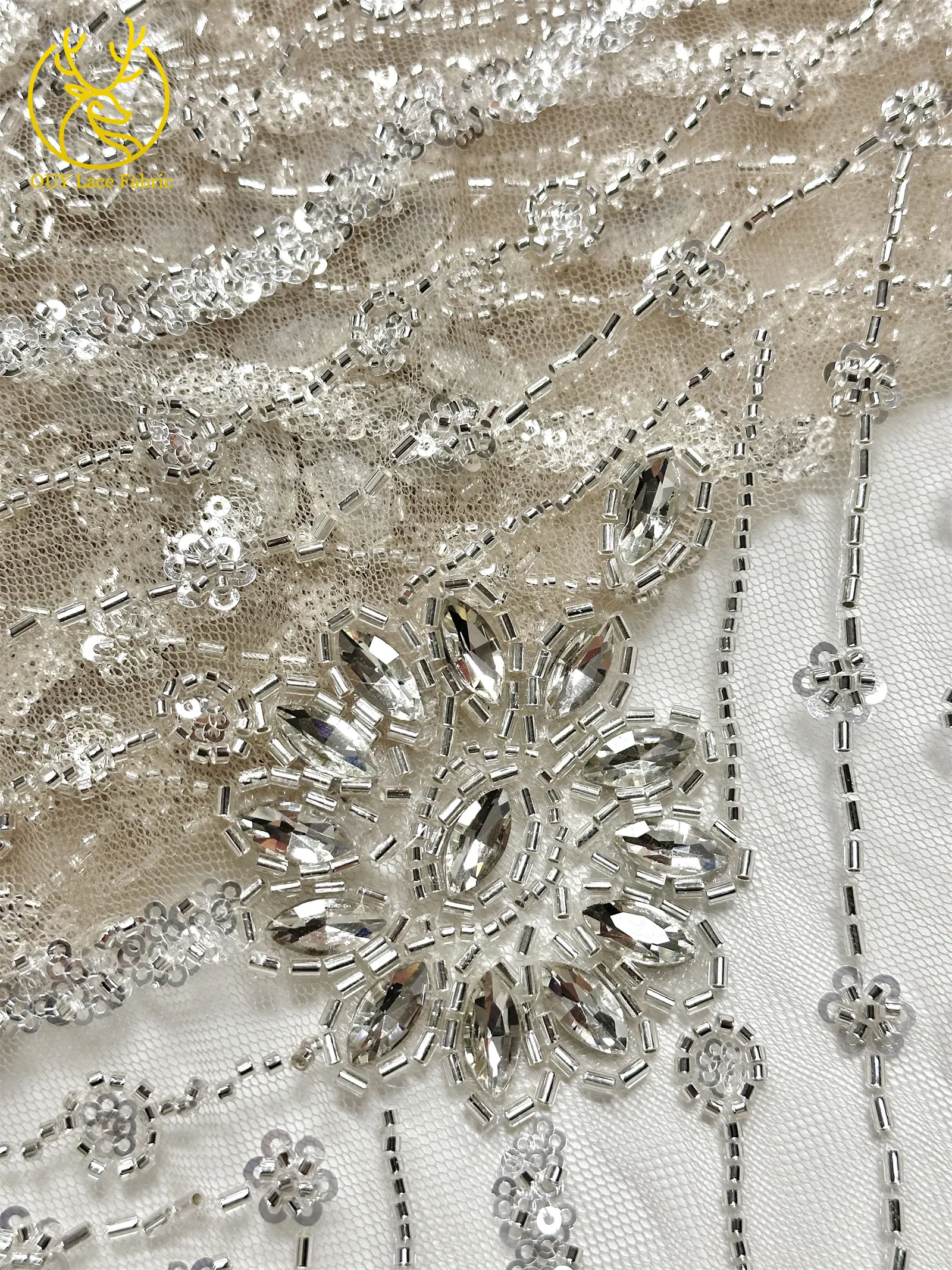 Neuester afrikanischer handgefertigter Perlen-Diamant-Spitzenstoff 2026, luxuriöser nigerianischer Pailletten-dunkelblauer transparenter Spitzenstoff für Hochzeitskleid – Detail 24