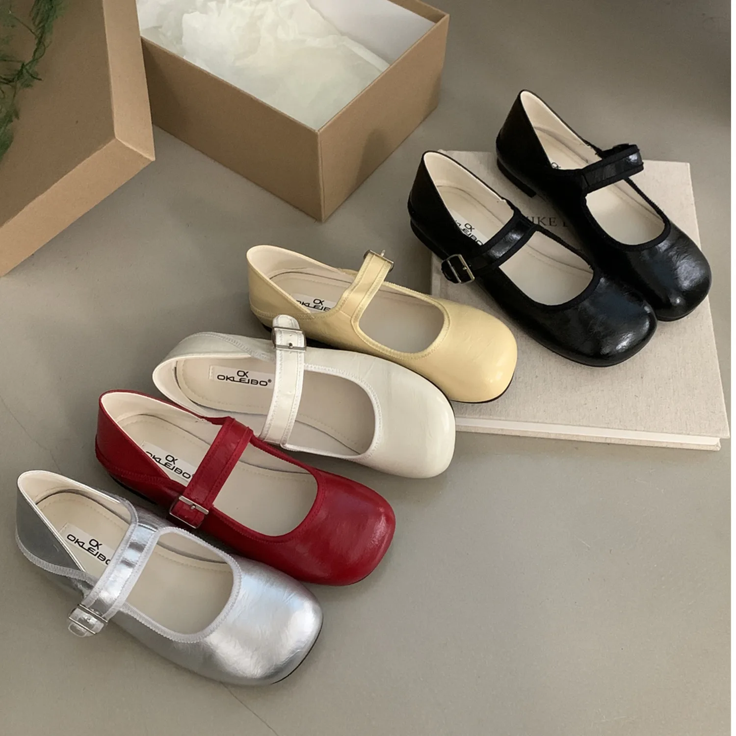 身長を伸ばす靴女性の快適でエレガントな下駄プラットフォームモディス女性の靴カジュアルスニーカーバレエフラットラウンドトゥ-cr