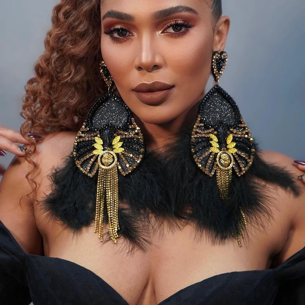 Fashion Black Feather Exaggerate Earrings Drag Queen Accessories Boho Jewelry Large Rhinestone Tassel Earrings Party for Women