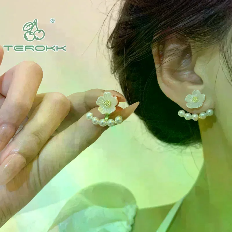 New Trend Korean Style Pearl Earrings Cute Flower Stud Earrings For Women Fashion Jewelry Birthday Gifts