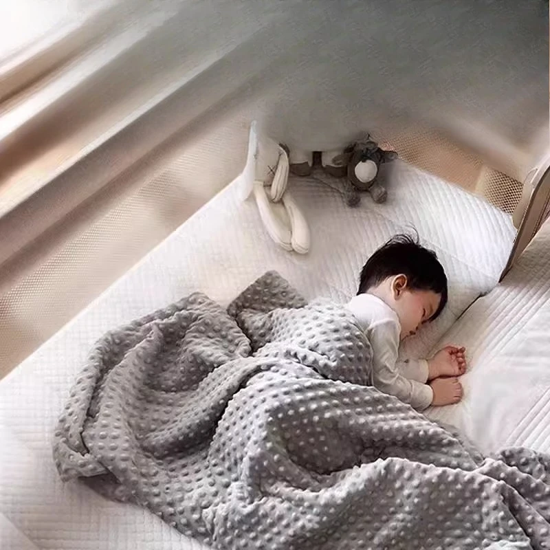 Multifunctional newborn cot foldable and movable