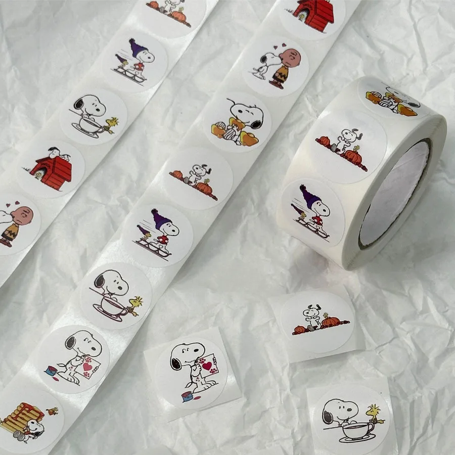 500 Pz/rotolo Anime Snoopys Adesivo Kawaii Bambini Ricompensa Adesivi Decorazione Del Fumetto Bagagli Decalcomanie Graffiti Giocattoli Regalo Di Compleanno