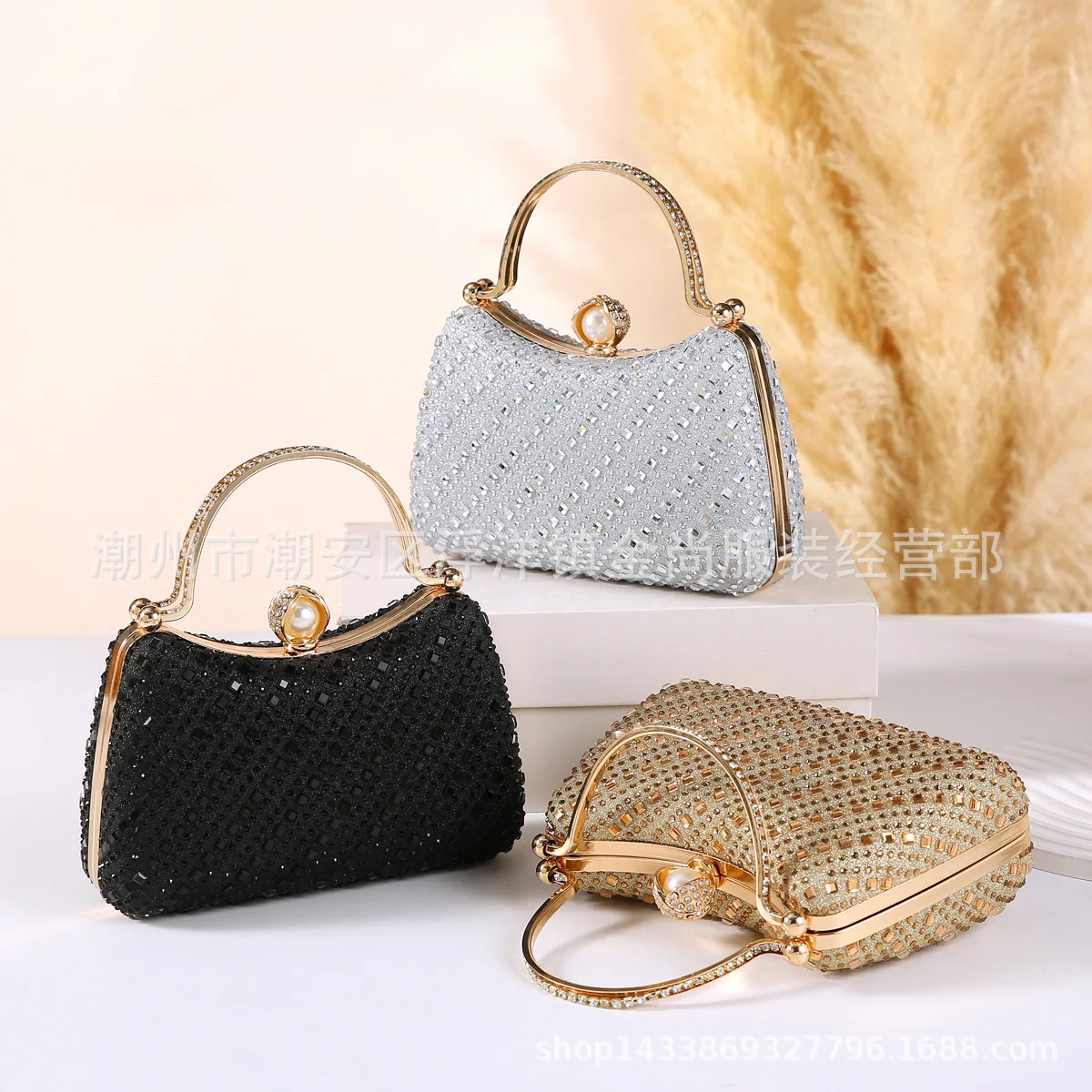 2025 new hand-held diamond-encrusted dinner bag handbag women's dress cheongsam banquet shoulder messenger bag chain bag