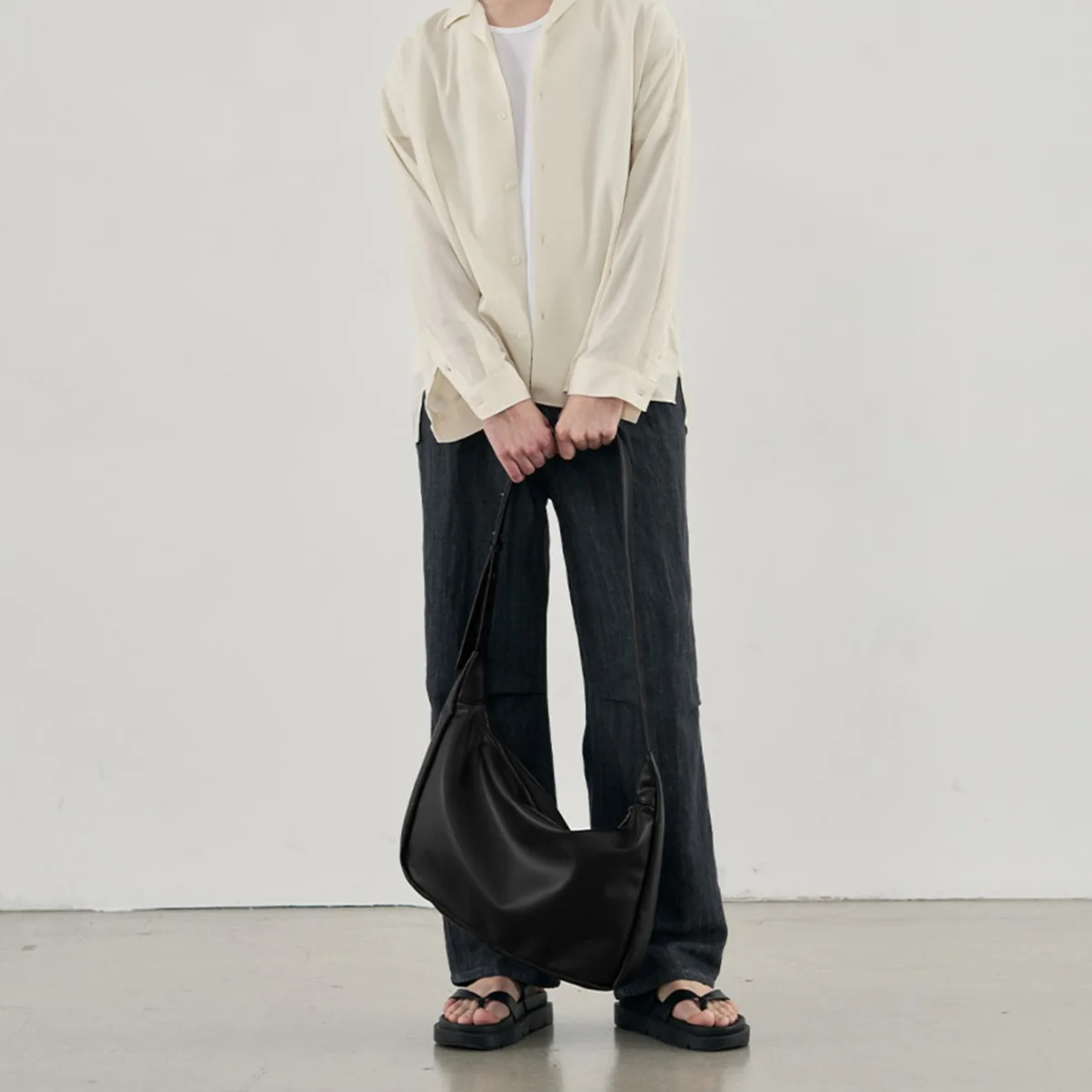 حقيبة كروس كورية - على الطراز الياباني للشباب - حقيبة كتف بسيطة للجنسين، جلد PU ناعم، خفيفة الوزن ومحمولة #3