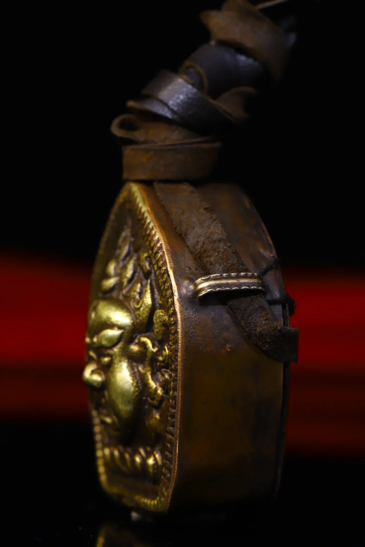 

2"Old Nepalese temples Old Bronze Cinnabar Mahakala Buddha Head Gawu Box Buddhist Niche Pendant Amulet Dharma Worship Hall