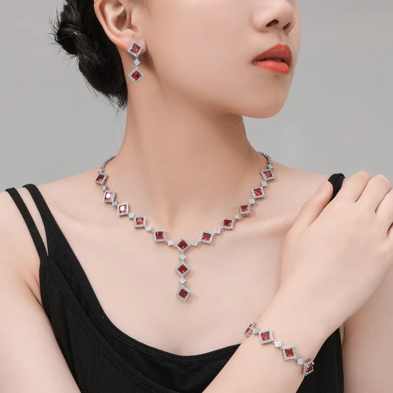 1Set Beautiful Women\'s Jewelry Synthetic Zircon Gemstone Sexy Lady Necklace Bracelet Earrings Whole Set Jewelry Price