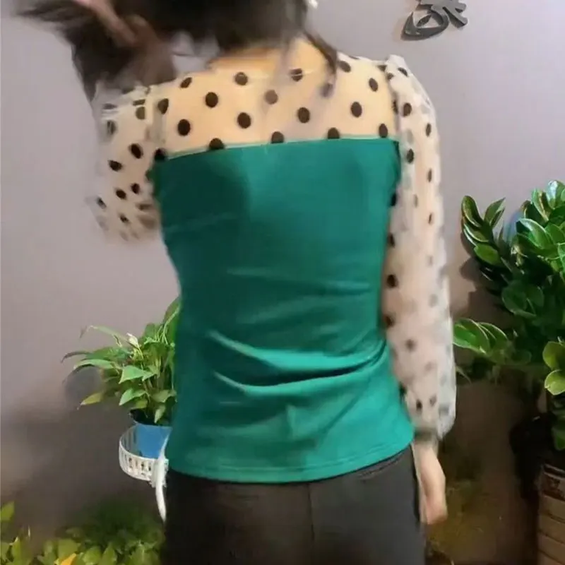 Blusa de gasa con estampado de lunares para mujer, Camisa ajustada de manga larga con cuello en V y abalorios, ropa elegante para primavera y