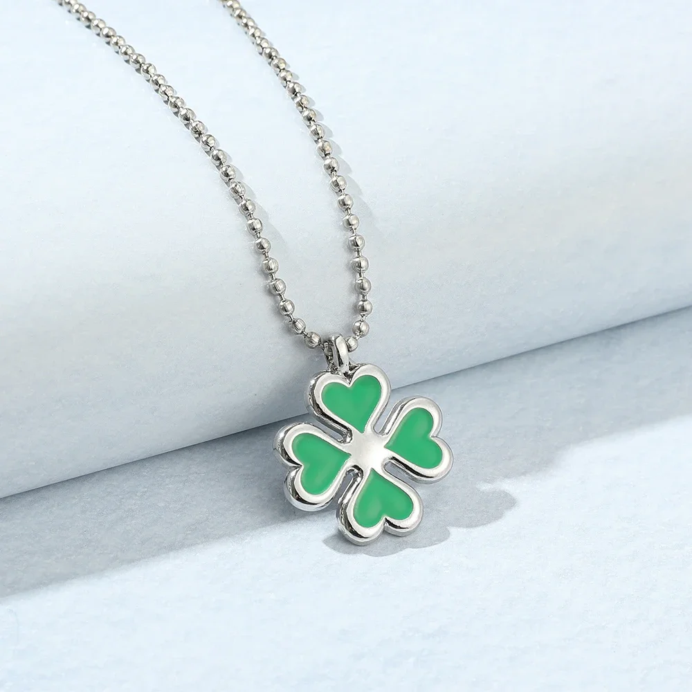 Anime Tokyo Revengers Hinata Tachibana Four Leaf Clover Necklace Pendant Necklaces for Women Girls Fashion Luck Choker Jewelry