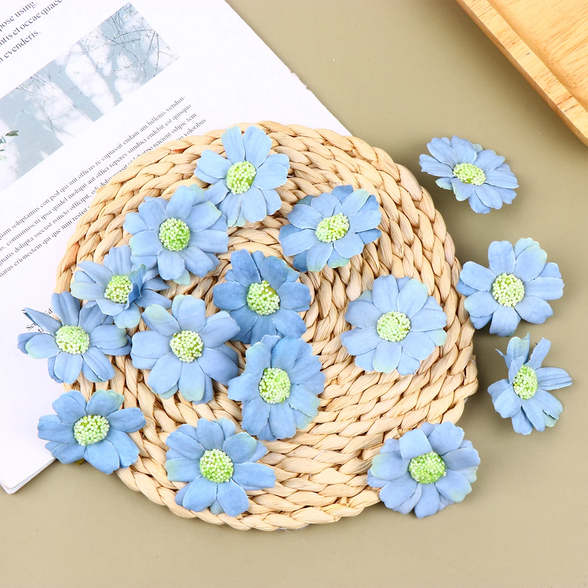 

Simulated Chrysanthemum Head Fake Flower Simulation Decorating Flowers DIY False Small Fabric Heads