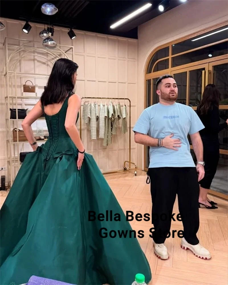 Verde de luxo cetim vestidos de noite sem mangas arco formal longo vestidos de baile plissados vestidos de festa de formatura 2025 personalizado