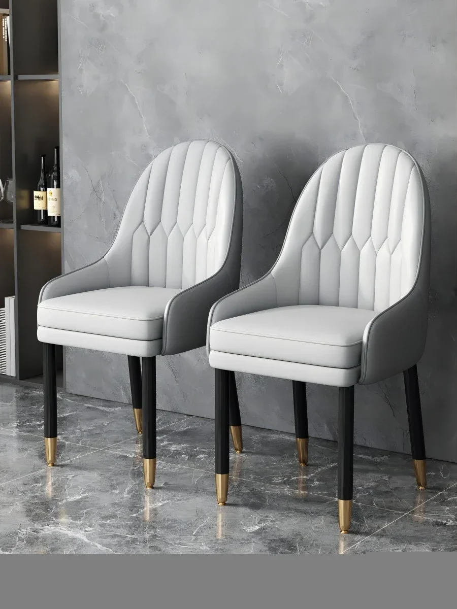 Sedia da pranzo per la casa in legno massello Nord Europa Sedia moderna di fascia alta Ristorante Tavolo da pranzo Sedia Mahjong Sgabello in pelle