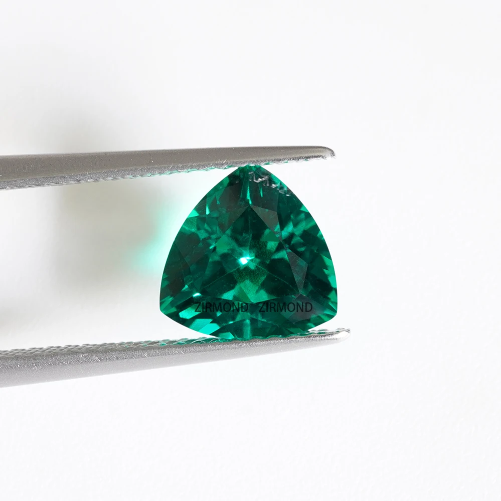 

Fashionable Lab Grown Gems Vivid Green Color Trillion Shape Emerald for Cocktail Rings with AGL Certificate