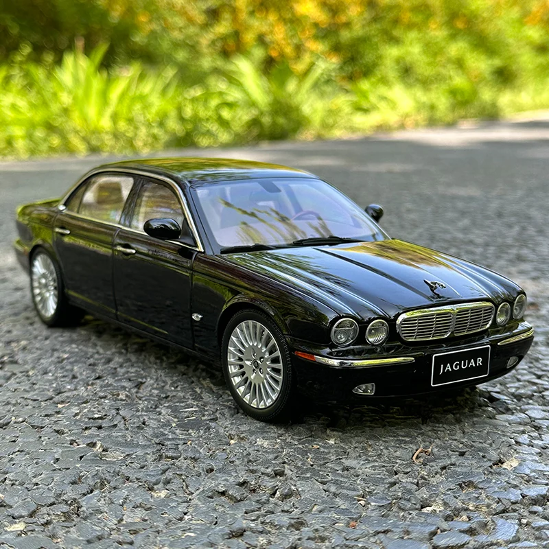 Almost Real AR 1/18 Jaguar XJ6 X350 Car models give gifts to