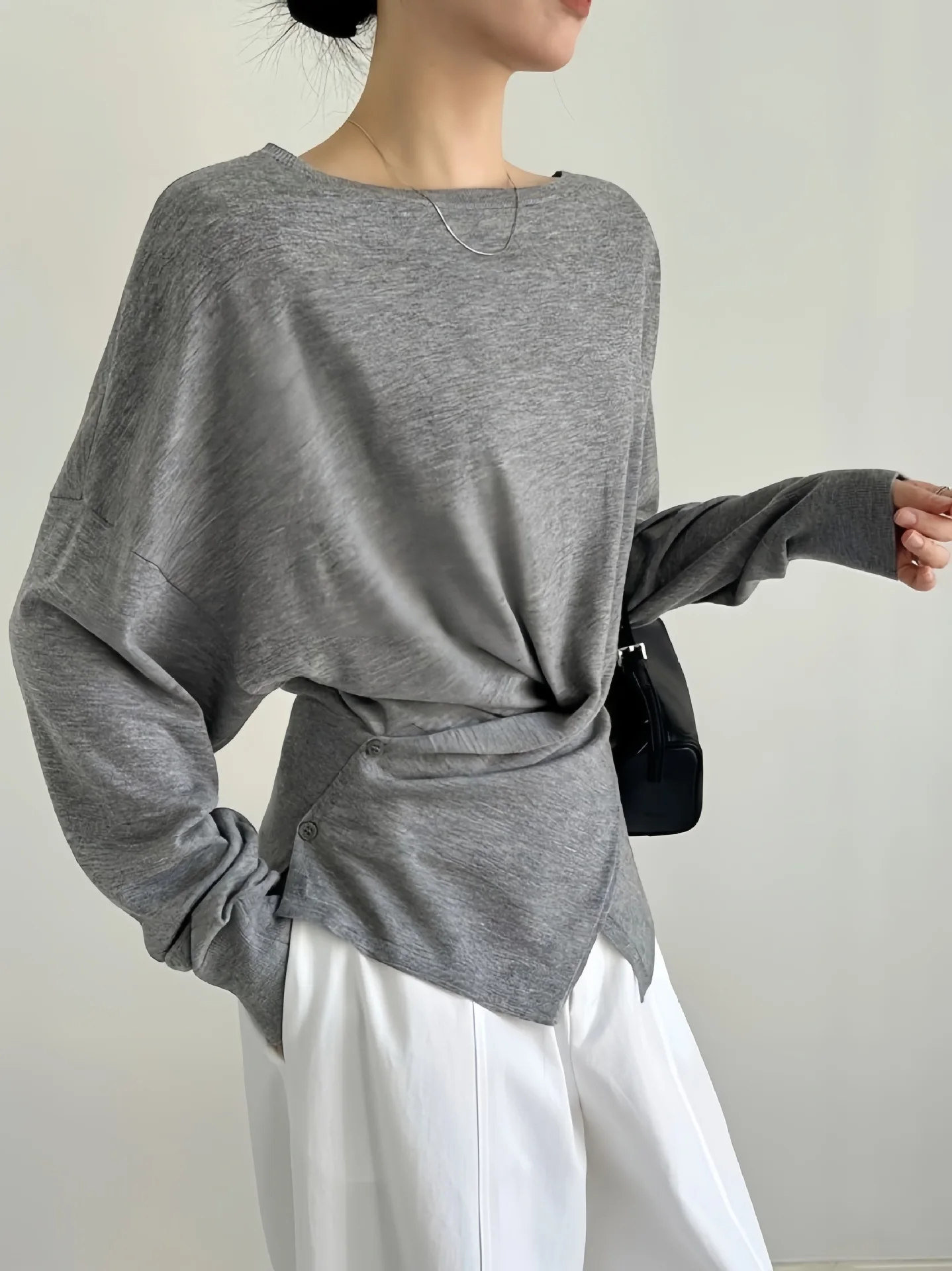 سترة غير منتظمة بطيات جديدة بياقة منحرفة وأكمام طويلة للنساء مقاس كبير موضة المد ربيع الخريف 2026