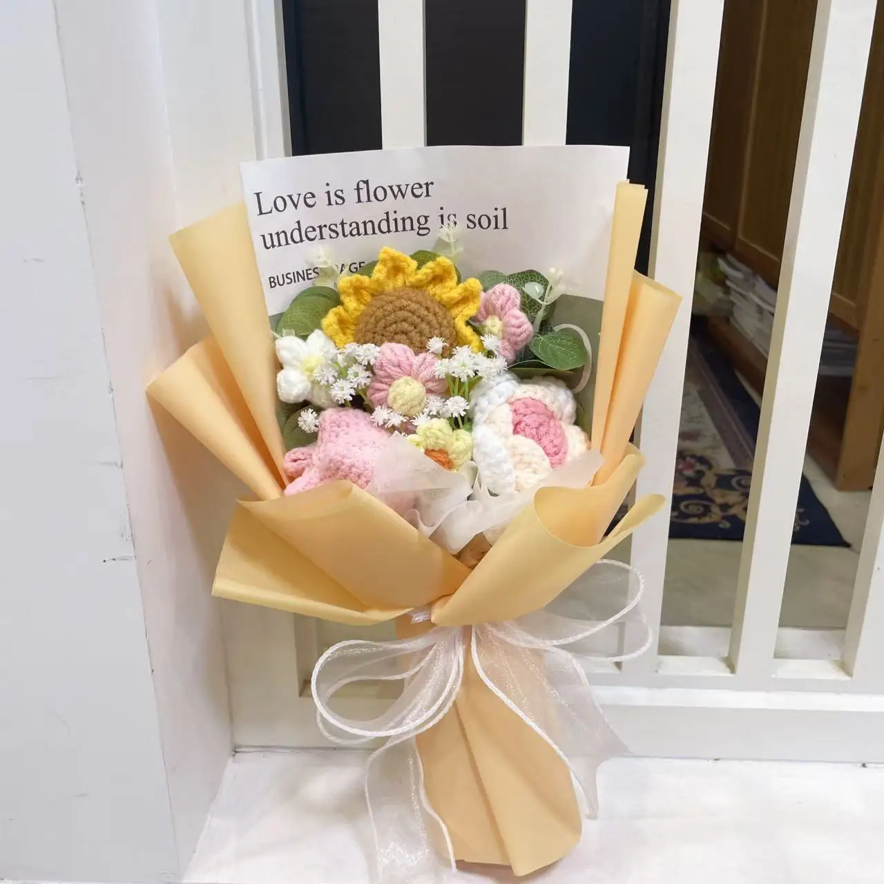 Finished Knitted Sunflowers Roses Artificial Crochet Flowers Bouquets Stuffed Plants Valentine Mothers' Day Birthday Graduation