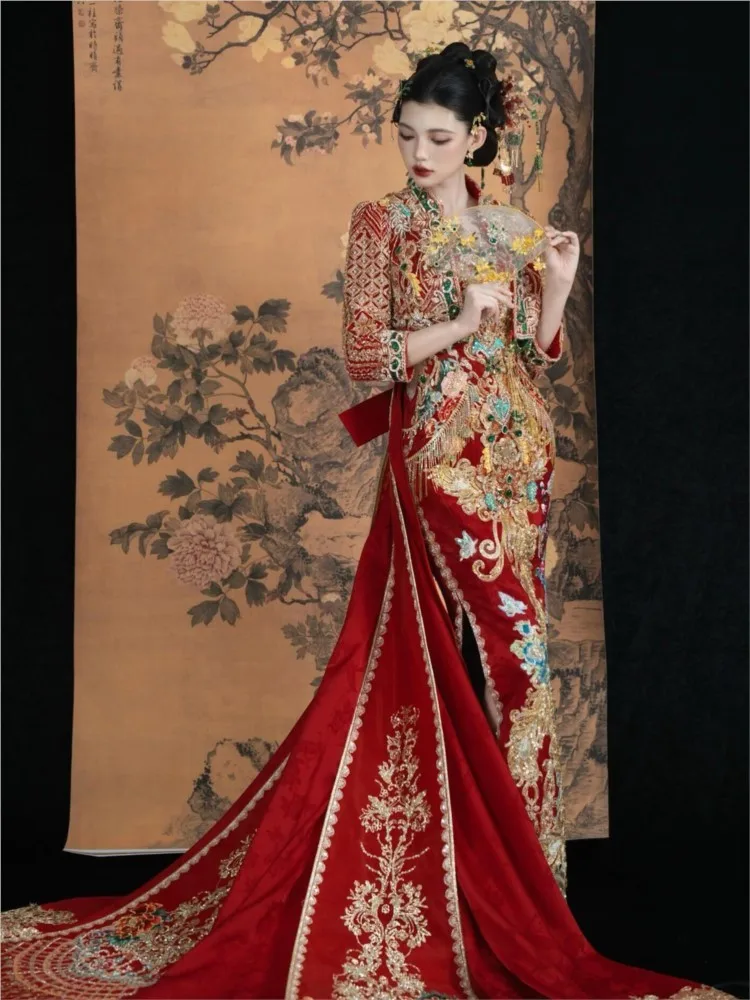 New Chinese-style heavy industry red fishtail embroidery custom-made toasting dress