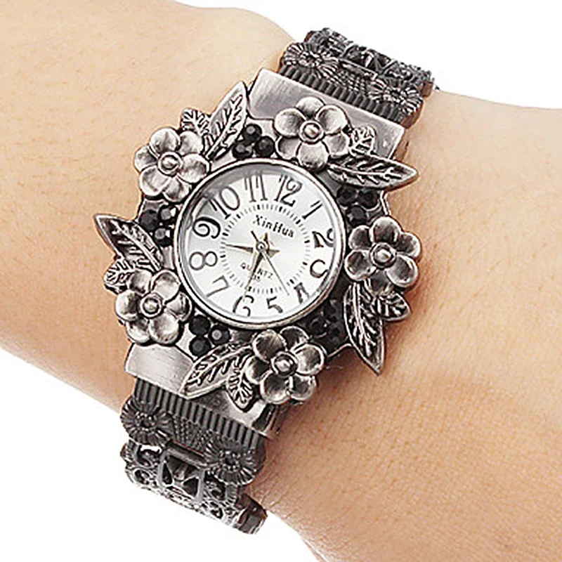 Vintage Ladies Bracelet Watch Fashion Carved Flower Stainless Steel Dial Quartz Wristwatches Casual Ladies Dress Watches