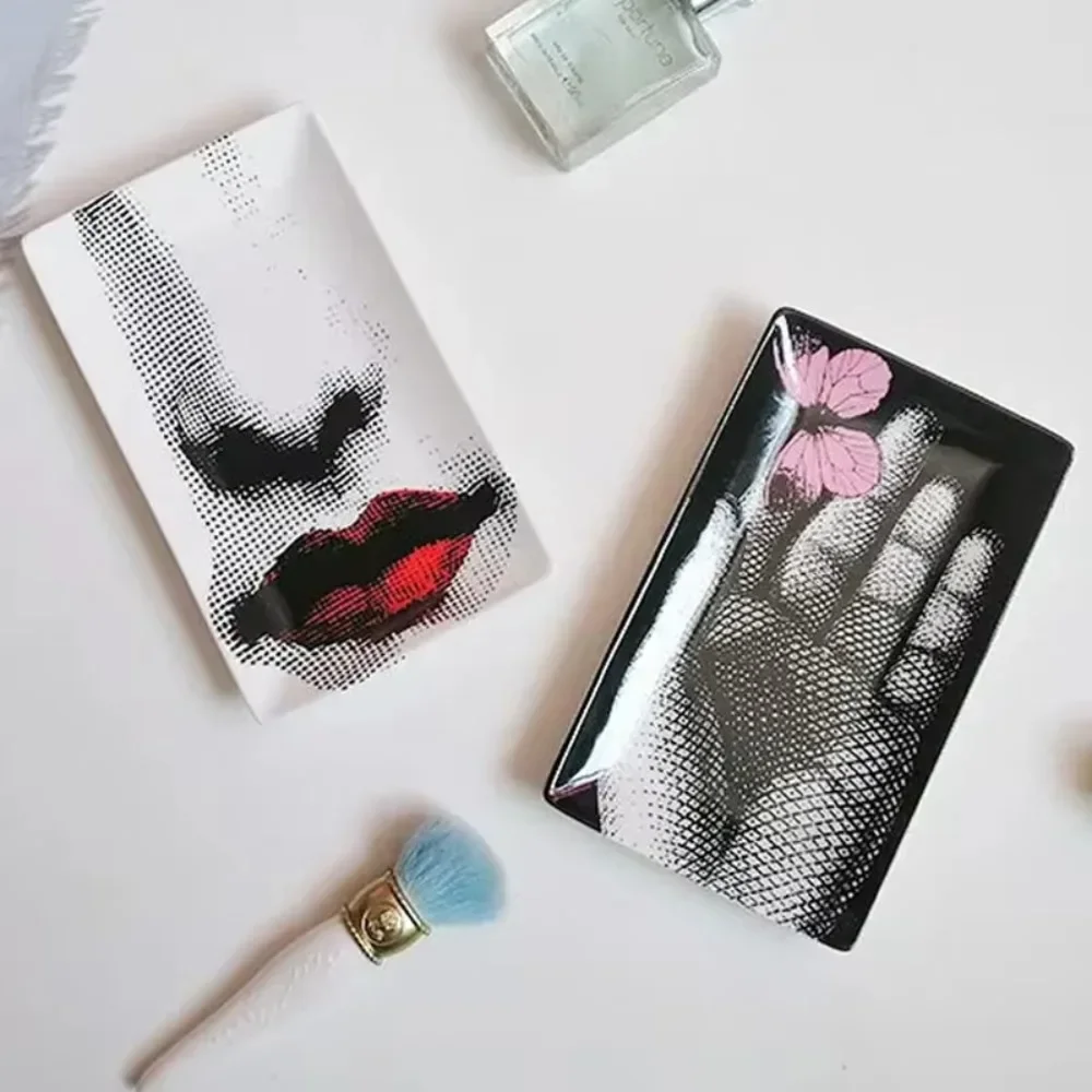 Stylish Butterfly Red Lips Decor Dish Multi Function Home Desktop Tray for Jewelry Cosmetic Plate Ashtray Livingroom Ornament