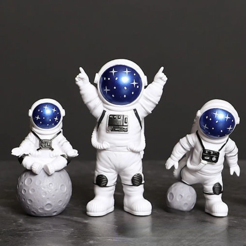 

3pcs/Set Creative Plastic Astronaut Model Statue Figurine Spaceman Sculpture Educational Toy Desktop Home Decor for Kids Gift