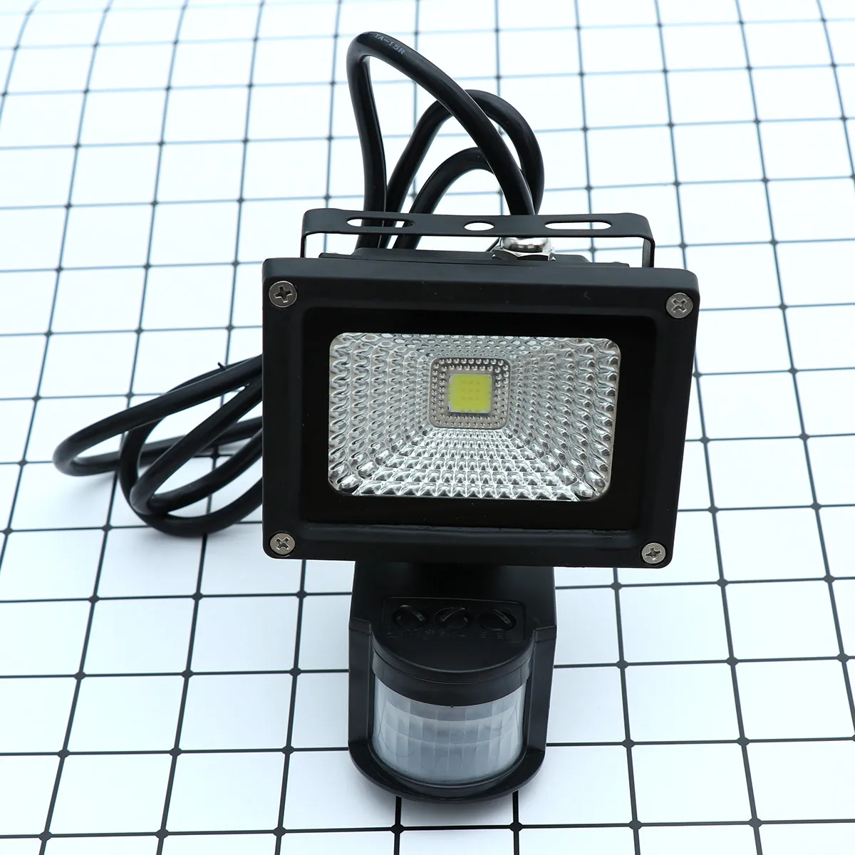 10W LED Flood Light with Human Body Sensor, High Efficiency Heat Dissipation for Driveway, Pathway, Garden