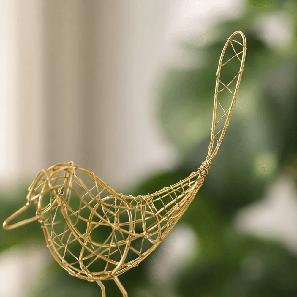 Iron Metal Wire Bird Ornament 9.06 X 7.87 in Hand Assembled Wire Structure Tabletop Metal Bird Decor Light Portable Metal Bird