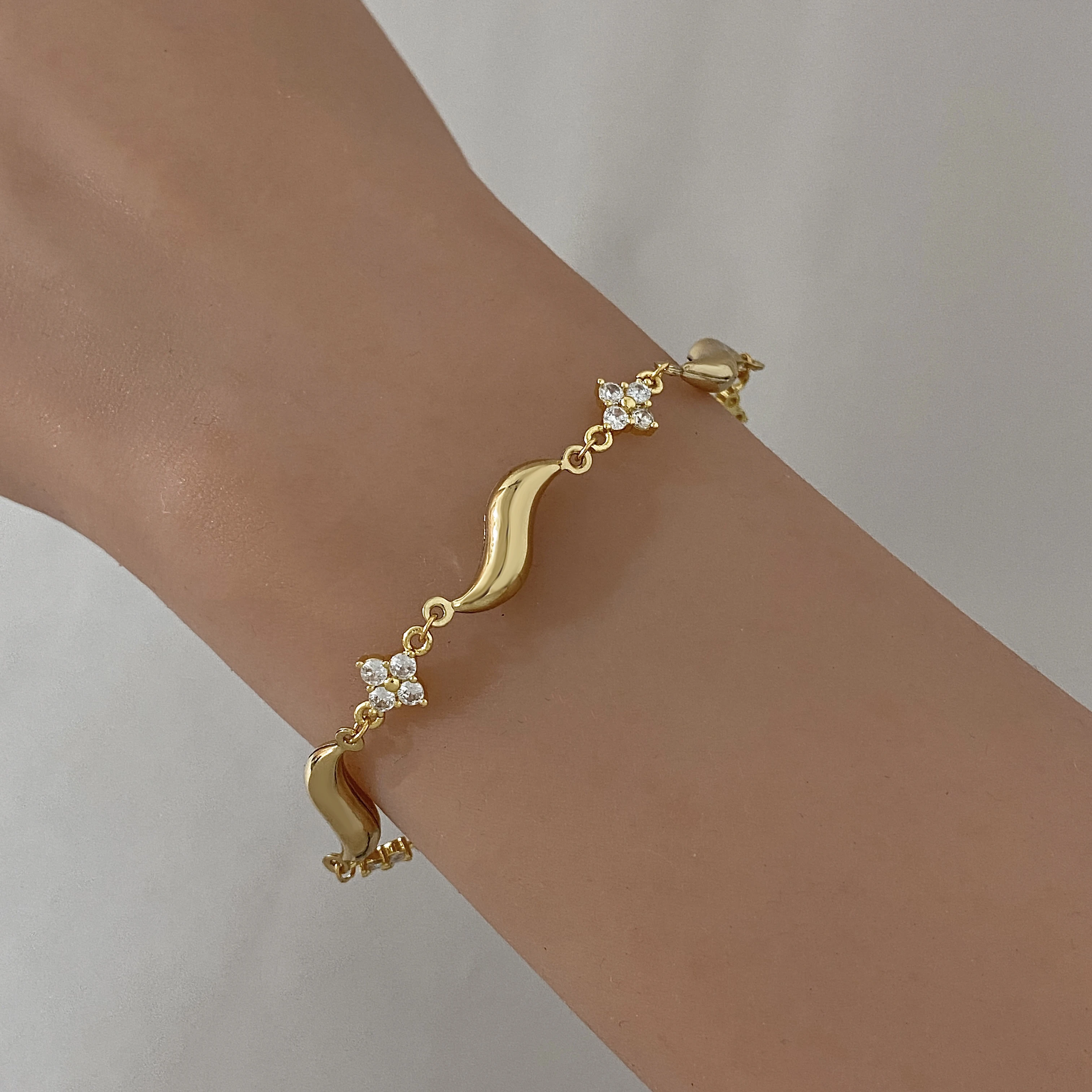 Fashion Gold Plated Stainless Steel Bracelet for Women Chic Wave Zircon Flower Wristband Bracelets Party Jewelry Gifts