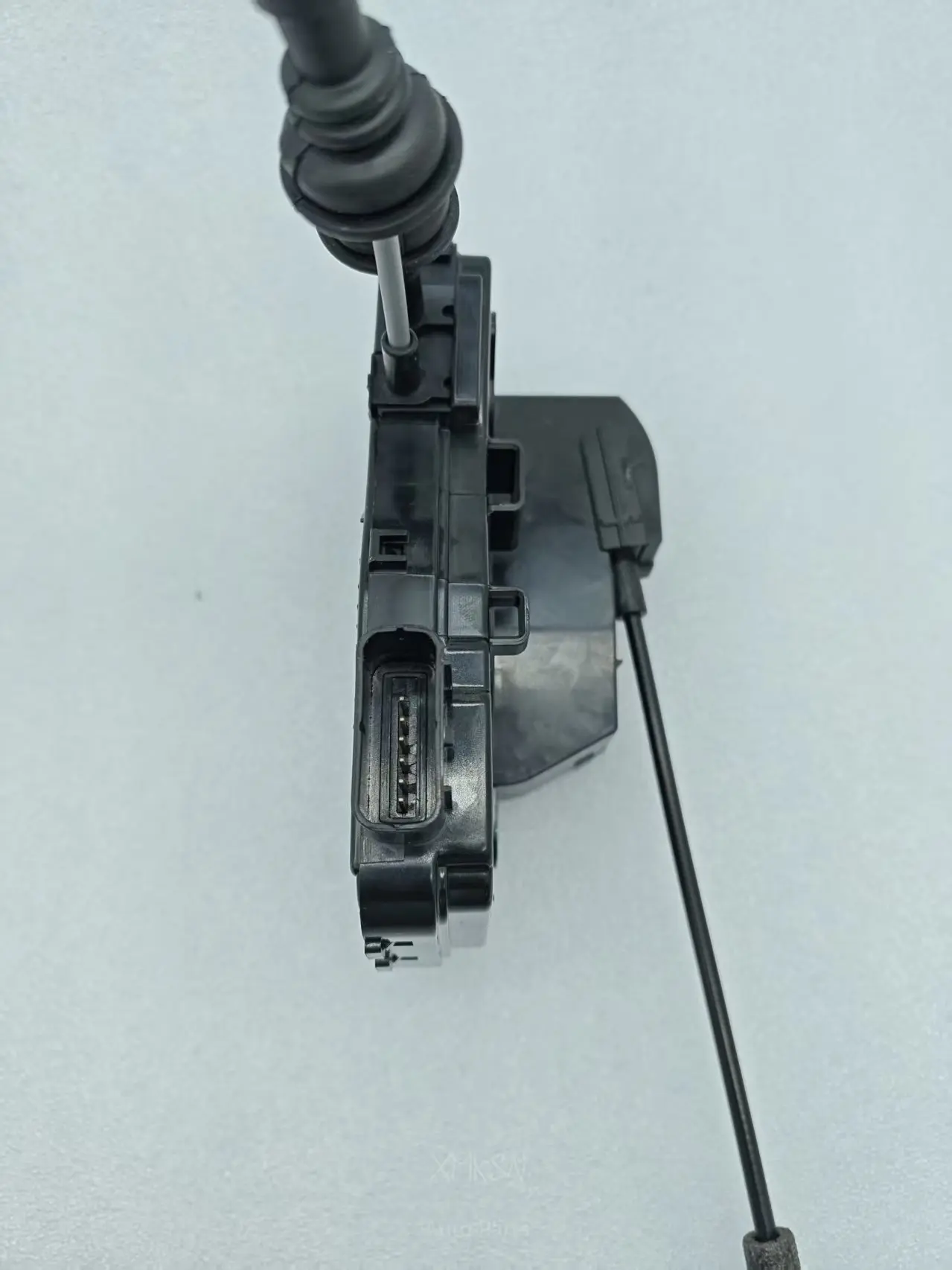 Front Right Door Lock Actuator For Hyundai Sonata  813203 S020 81320-3S020 Right Hand Drive Passenger Side 6 Pins