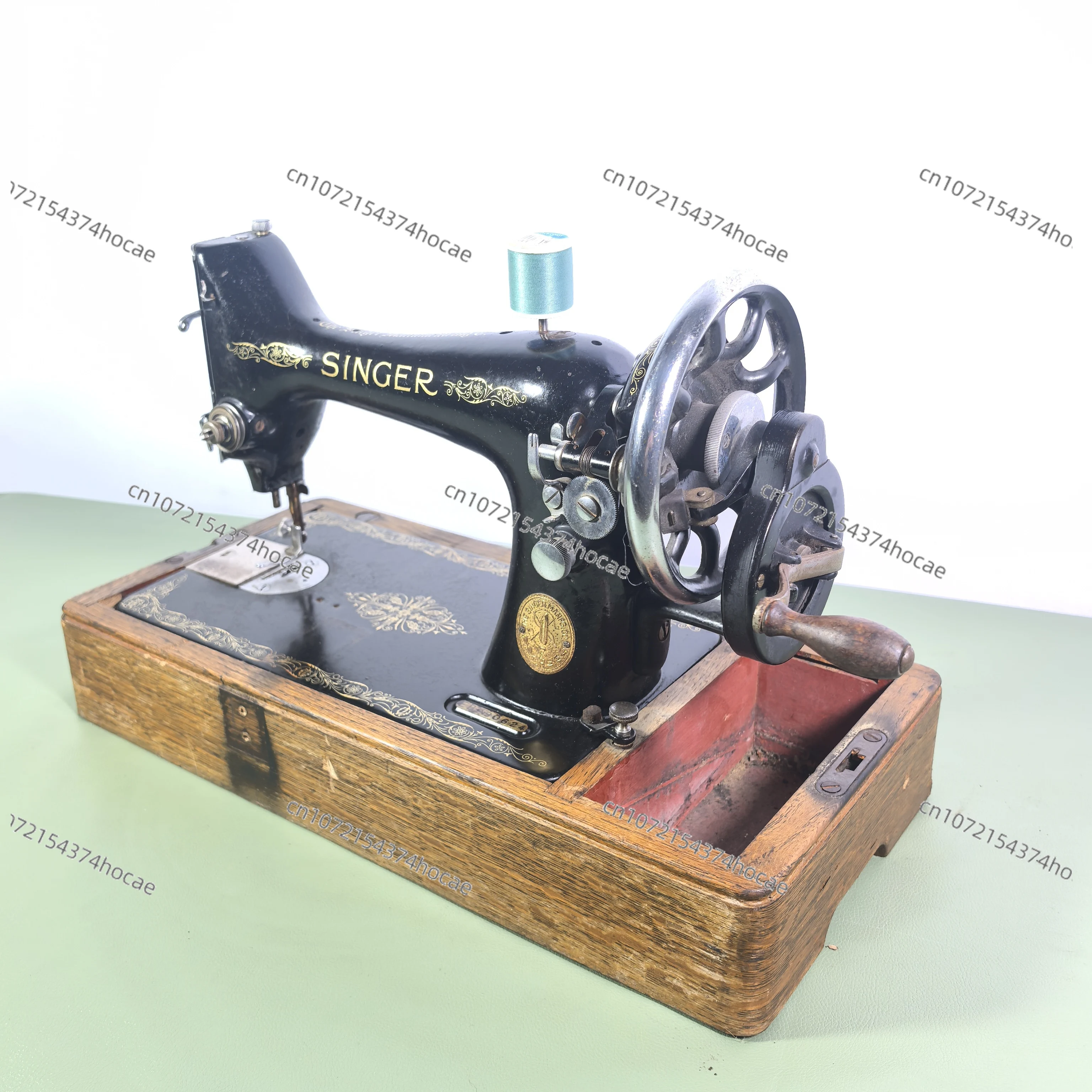 Western antiques 1923 British cast iron Singer hand crank sewing machine clothing store teahouse nostalgic ornament