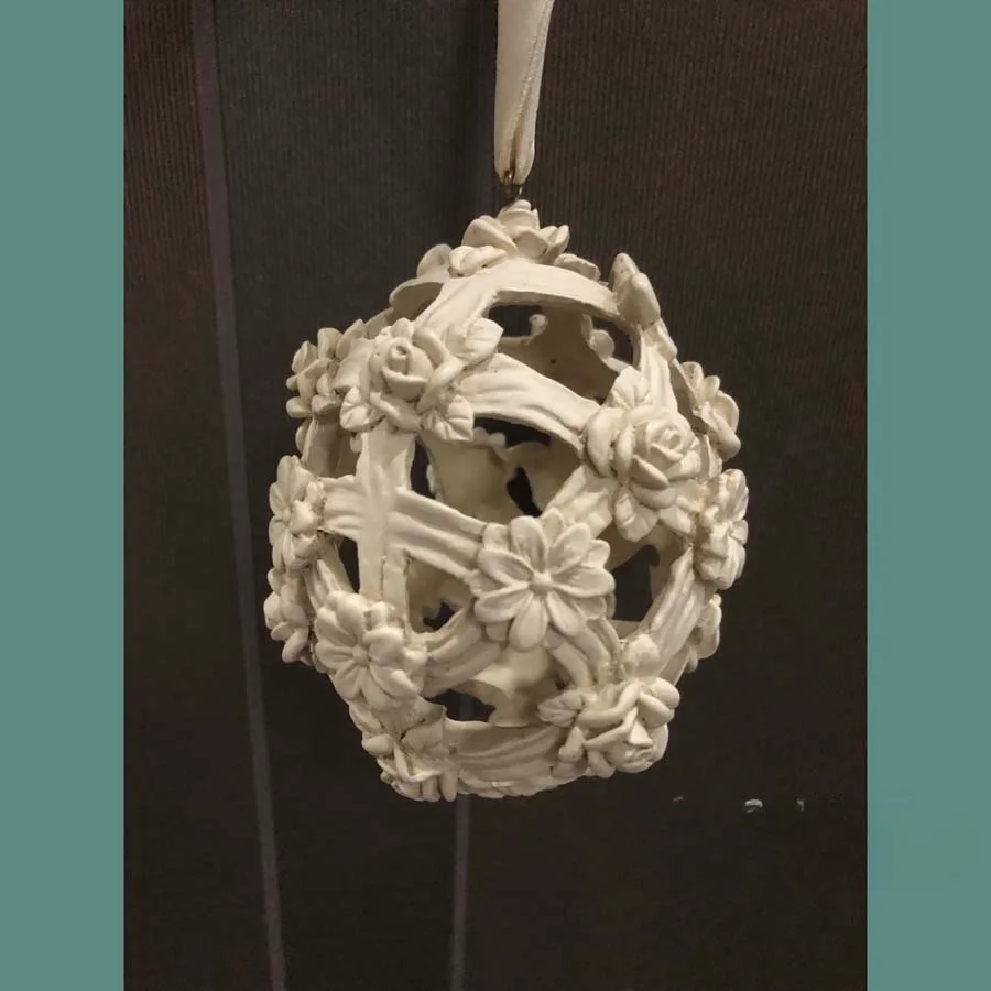 Rice white egg shaped woven hollow flower pattern pendant, Easter egg pendant, Christmas decoration