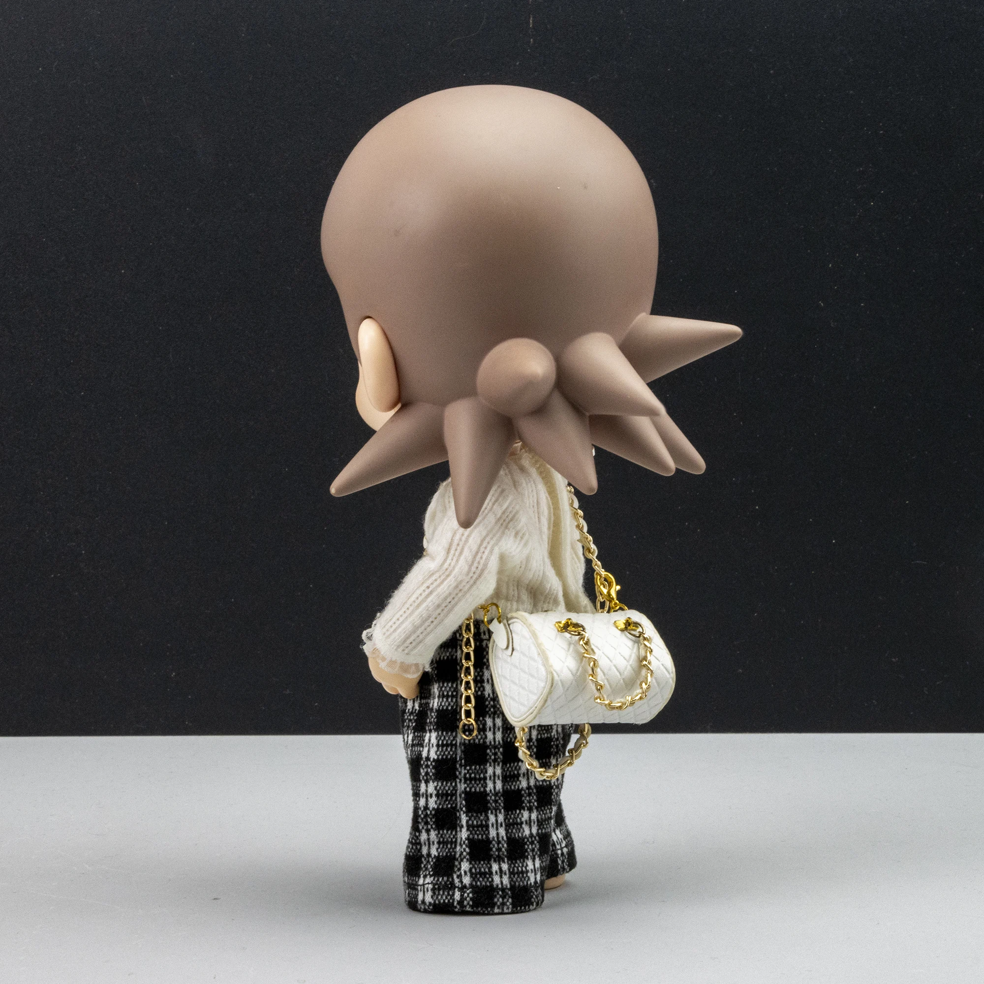 Doll Leather mini Bag with Gold Chain Decoration — Cute, Delicate, Solid-Color Square Handbag for Dolls.