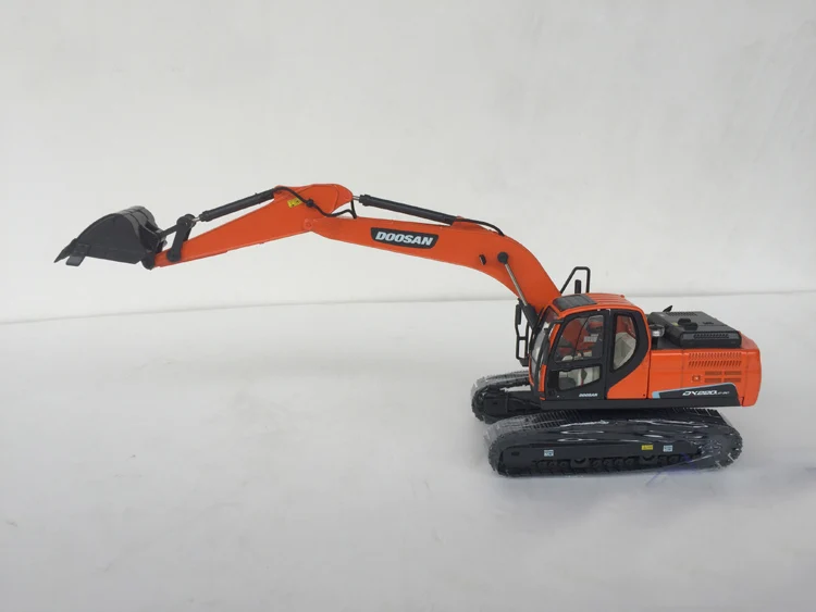 1:40 Doosan DX220LC-9C Hydraulic Excavator Scale Die-Cast Model Gifts Souvenir Toys