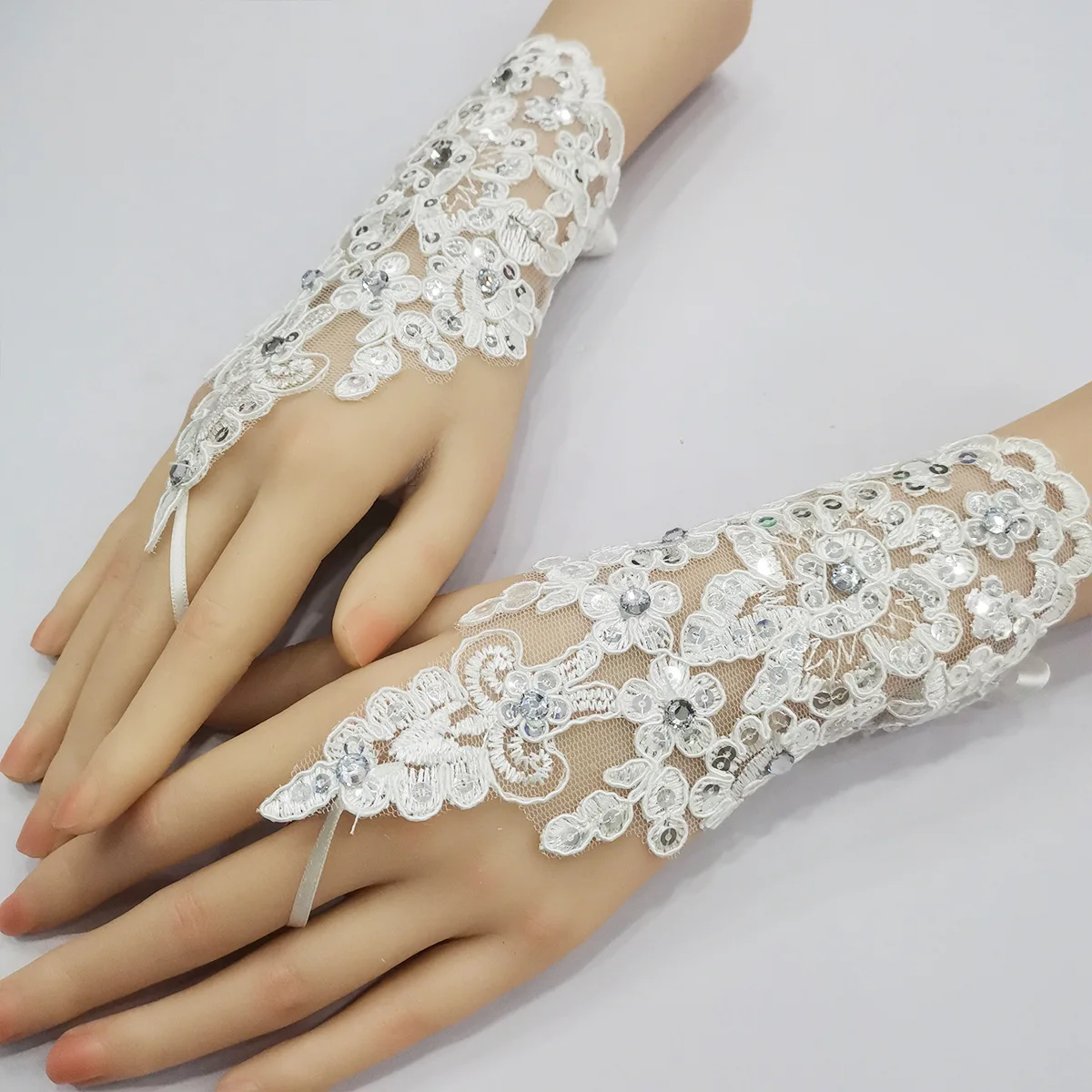 Flower Girl Gloves White Lace Short Fingerless Child Size Wedding Party Dance Stage Performance Decor Soft Lightweight Elegant