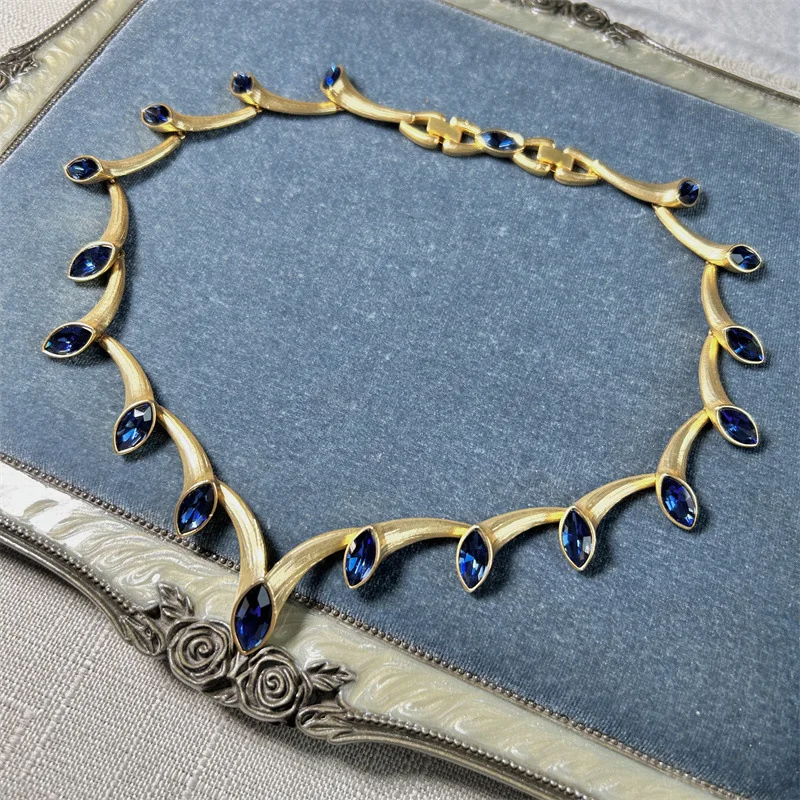 

Европейский и американский винтажный медный позолоченный стеклянный браслет в форме цветка, ожерелье, цепочка на ключицу, комплект ювелирных изделий для женщин