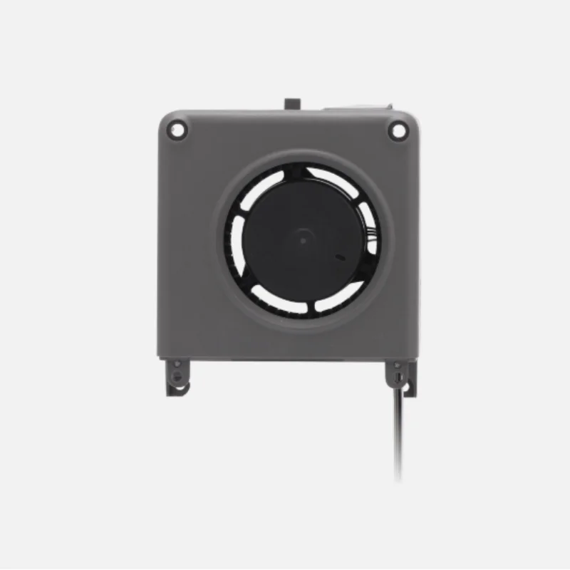 

Охлаждающий вентилятор для 3D-принтера Bambu Lab H2D работает в тандеме с воздуховодом и быстрым крутым экструдированным нитью.