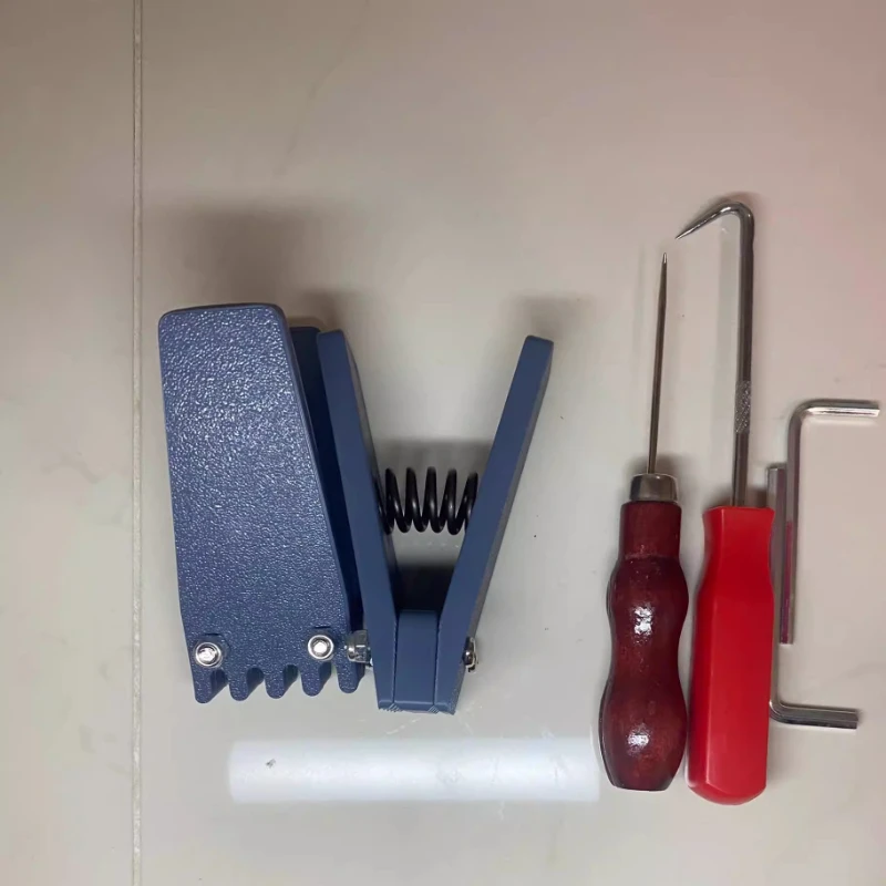 Professional Badminton Pull Wire Fly Clip Tool Durable Badminton Threading Clip Small Racket Repair Tools Portable Sports Parts