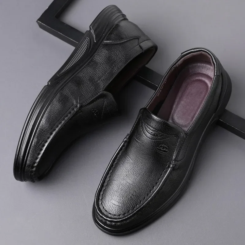 Fashion Cow Leather Men\'s Loafers Spring  Autumn Designer Soft Sole Casual Male Shoes Solid Color Business Men Dress Shoes