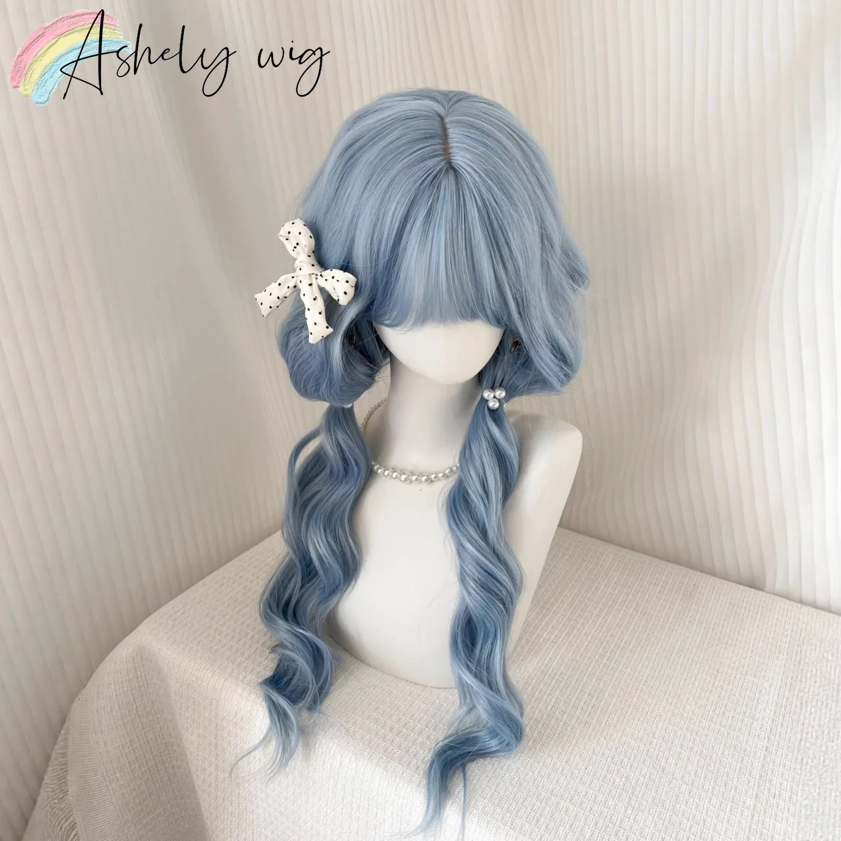Peluca femenina azul suave con flequillo recto y pelucas de Lolita con ondas de mar, peluca sintética de aspecto Natural de fibras de alta temperatura de 24 pulgadas