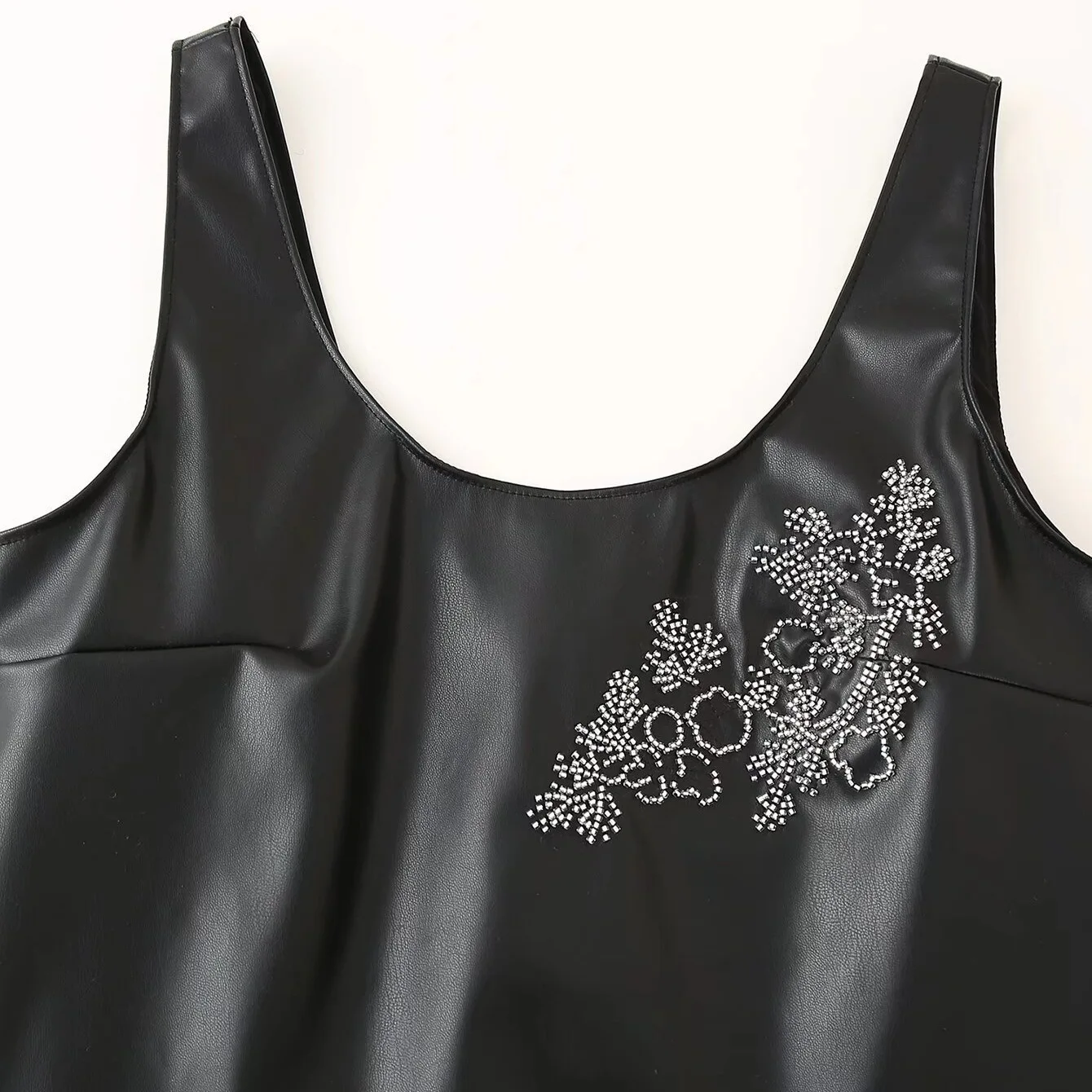 Dames Kunstleren mini-jurk Kralen rugloos sexy mid-taille Effen kleur U-hals jarreteljurk lente zomer Nieuwe vrouwelijke chique top