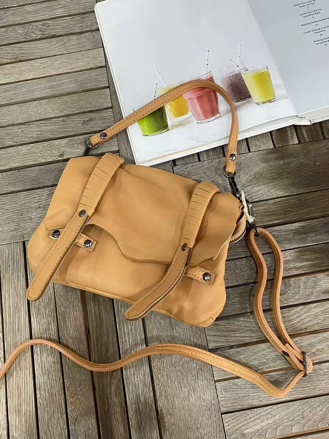 Vendange New fashion Lady casual small Vintage handmade genuine leather messenger bag2097S